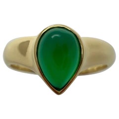Rare Vintage Van Cleef & Arpels Green Chalcedony Pear Cut 18k Yellow Gold Ring