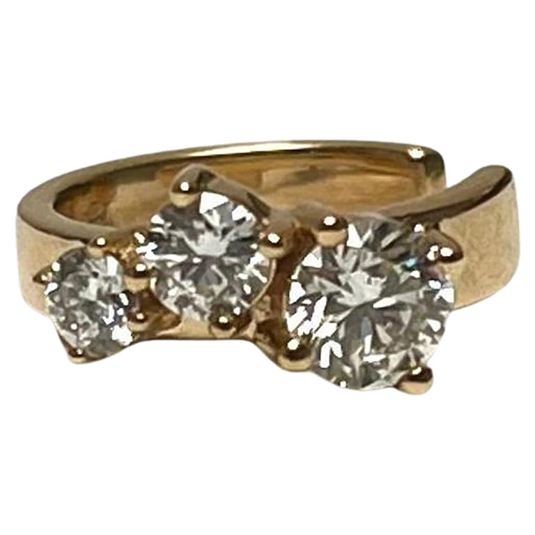 Ellipsis Ear Cuff in 18k Yellow Gold For Sale