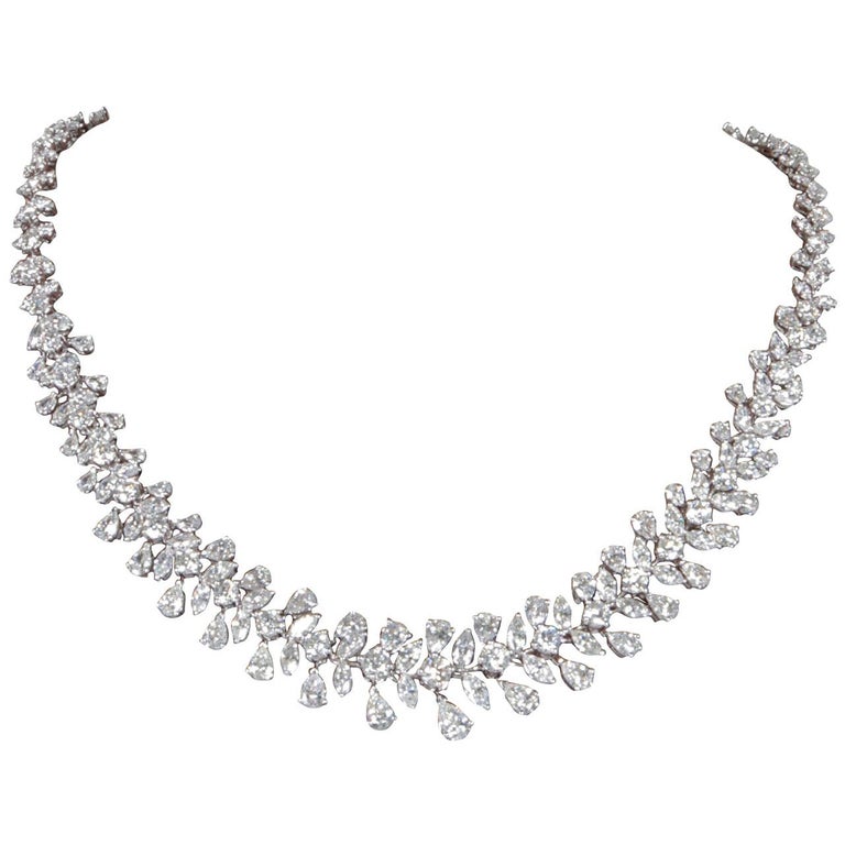 Classic Diamond Wreath Necklace For Sale at 1stDibs | wreath diamond ...