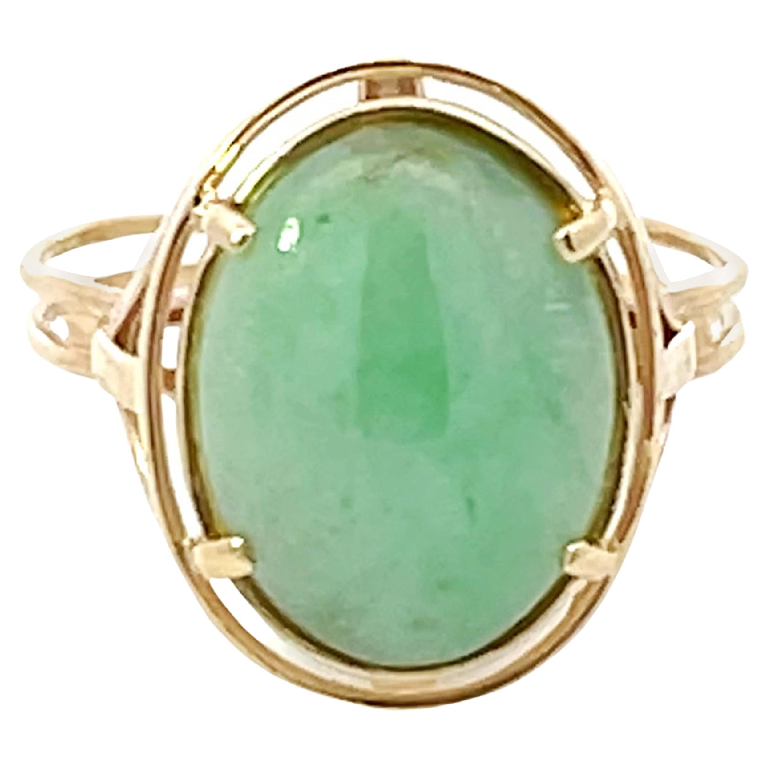 Mings Oval Green Cabochon Jade Ring 14k Yellow Gold For Sale