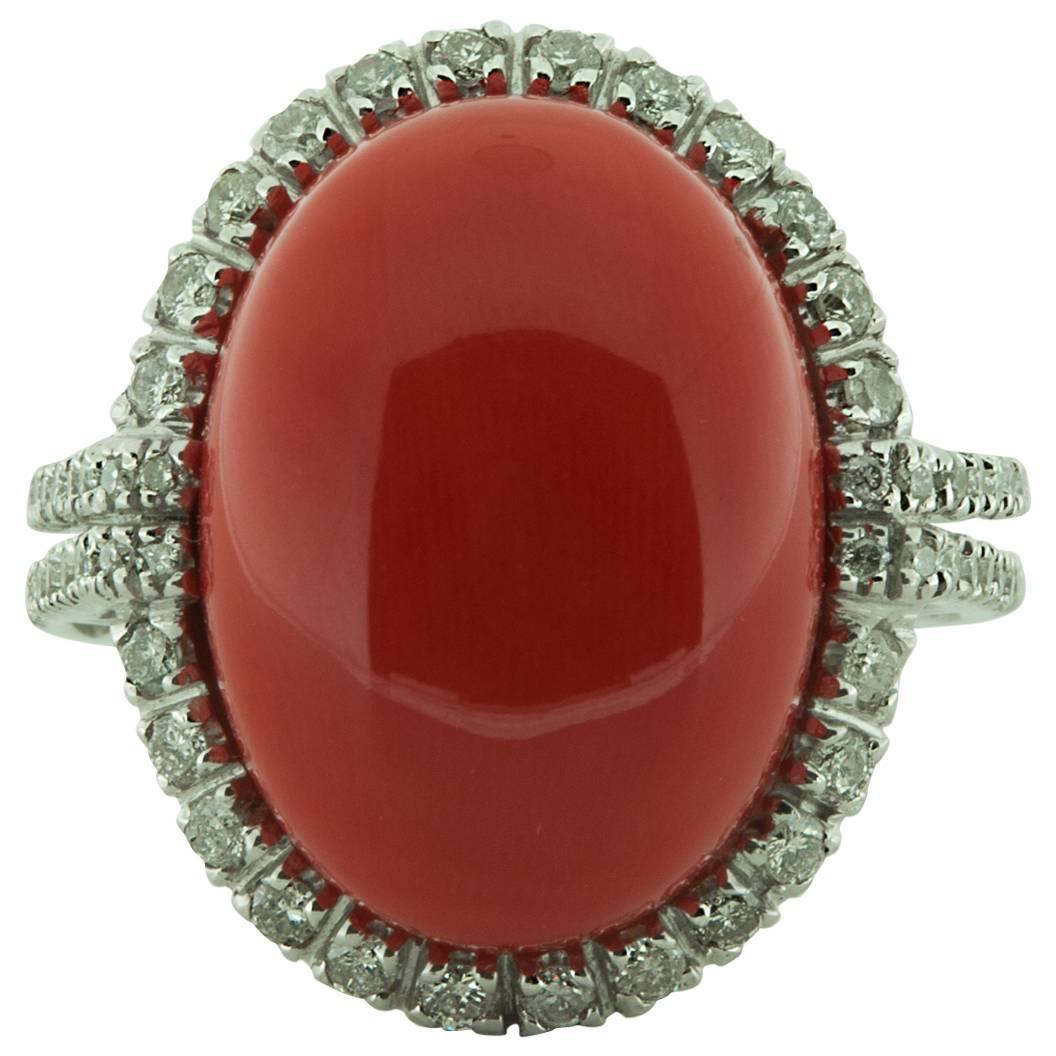Coral and Diamond Ring in Gold For Sale