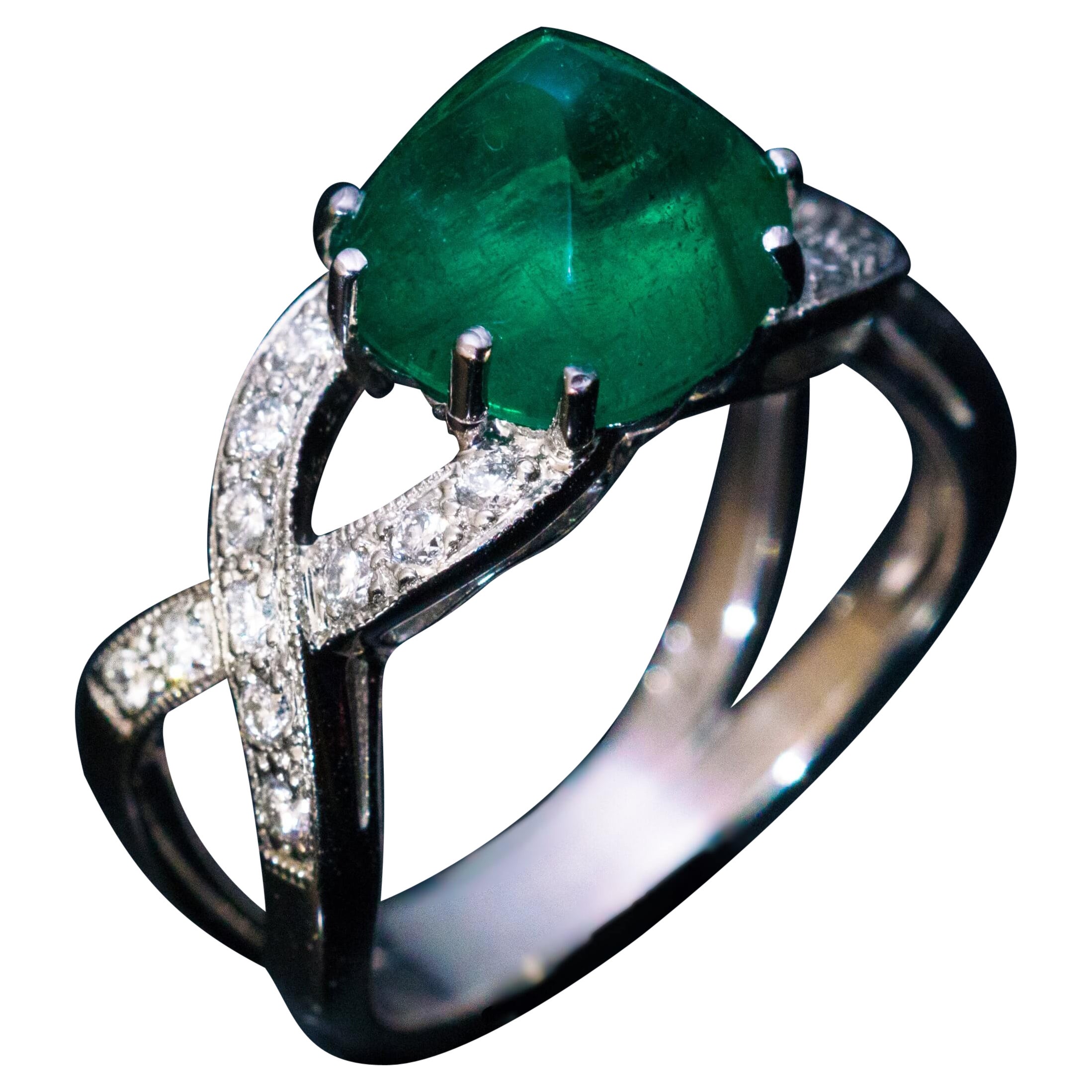 3.45 Ct Sugarloaf Emerald Diamond Engagement Ring For Sale