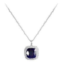 Chic 40, 78 Carat Tanzanite Diamond White 18k Gold Dangle Necklace for Her