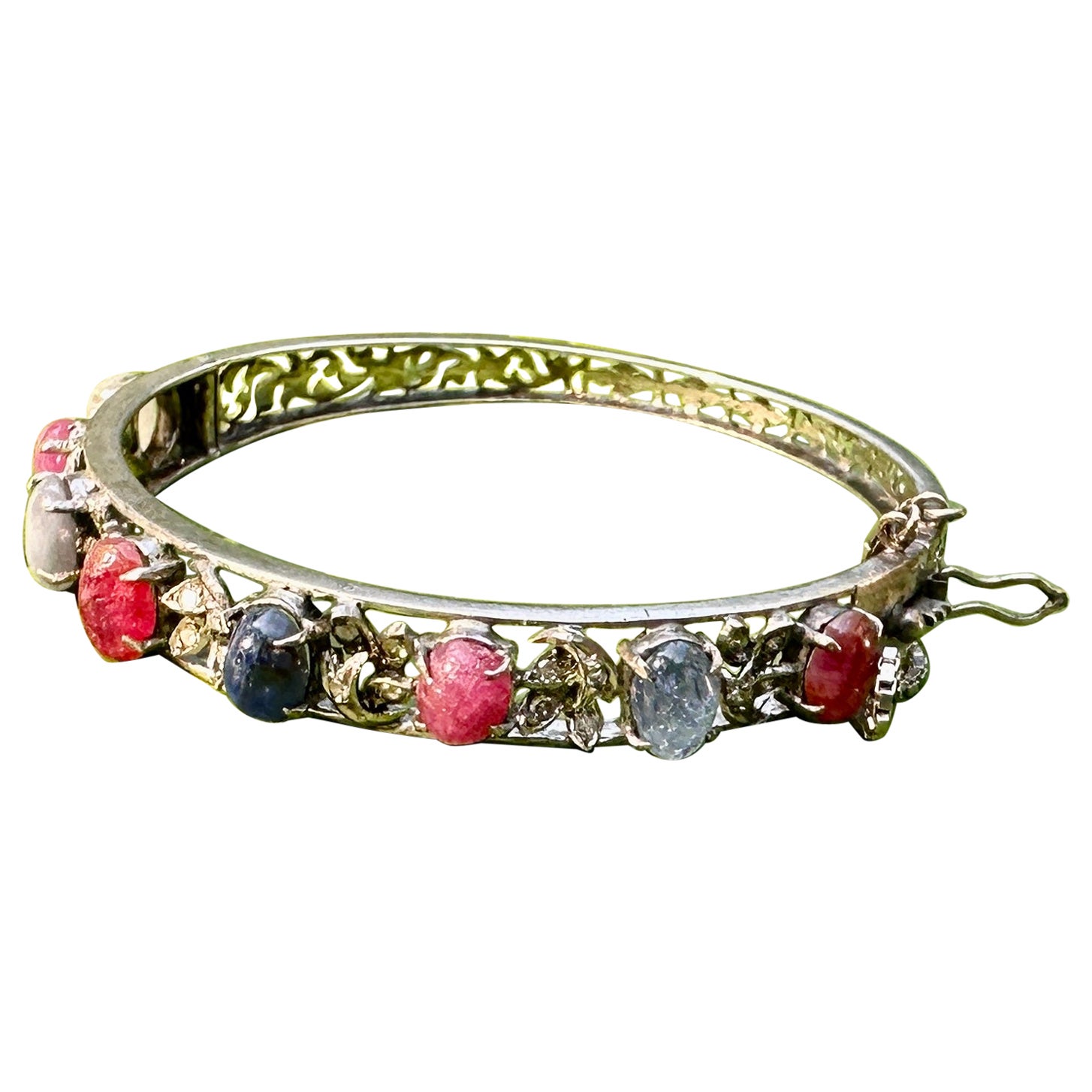 Bracelet étoile en saphirs rouges et bleus naturels de 10 carats et diamants taille vieille mine en vente