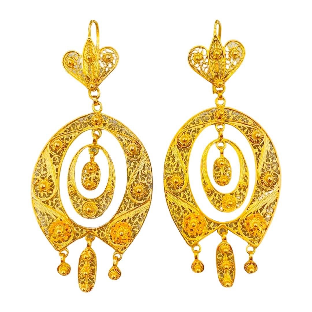 Antique Filigree Horseshoe Floral Motif XL Size Dangling Earrings 18k Gold For Sale