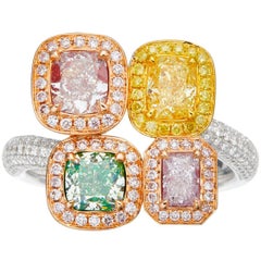 GIA-zertifiziertes Kissen mit 4 Steinen in natürlicher Fancy-Farbe und strahlendem Diamantschliff.