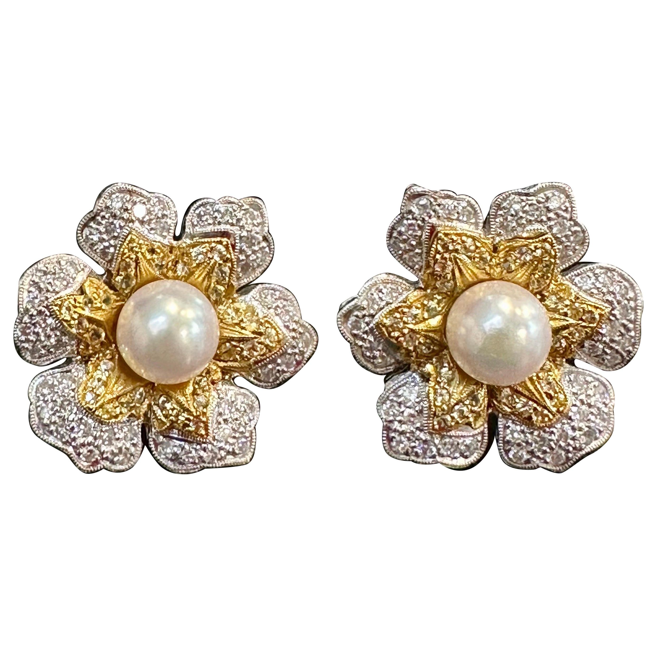 Boucles d'oreilles vintage diamant perle des mers du sud platine grande fleur à clip, bicolore en vente