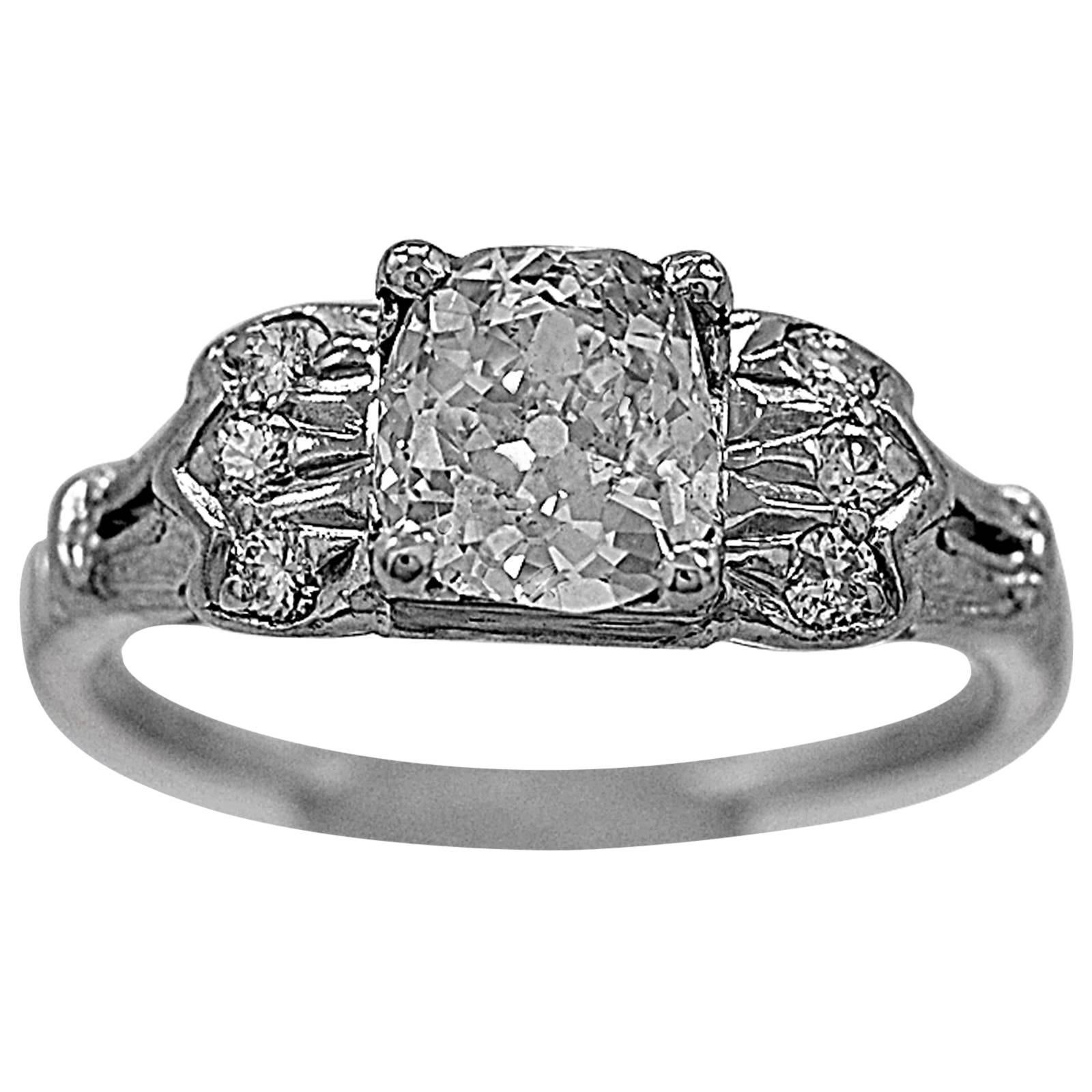 Art Deco 1.00 Carat Diamond Platinum Engagement Ring  For Sale