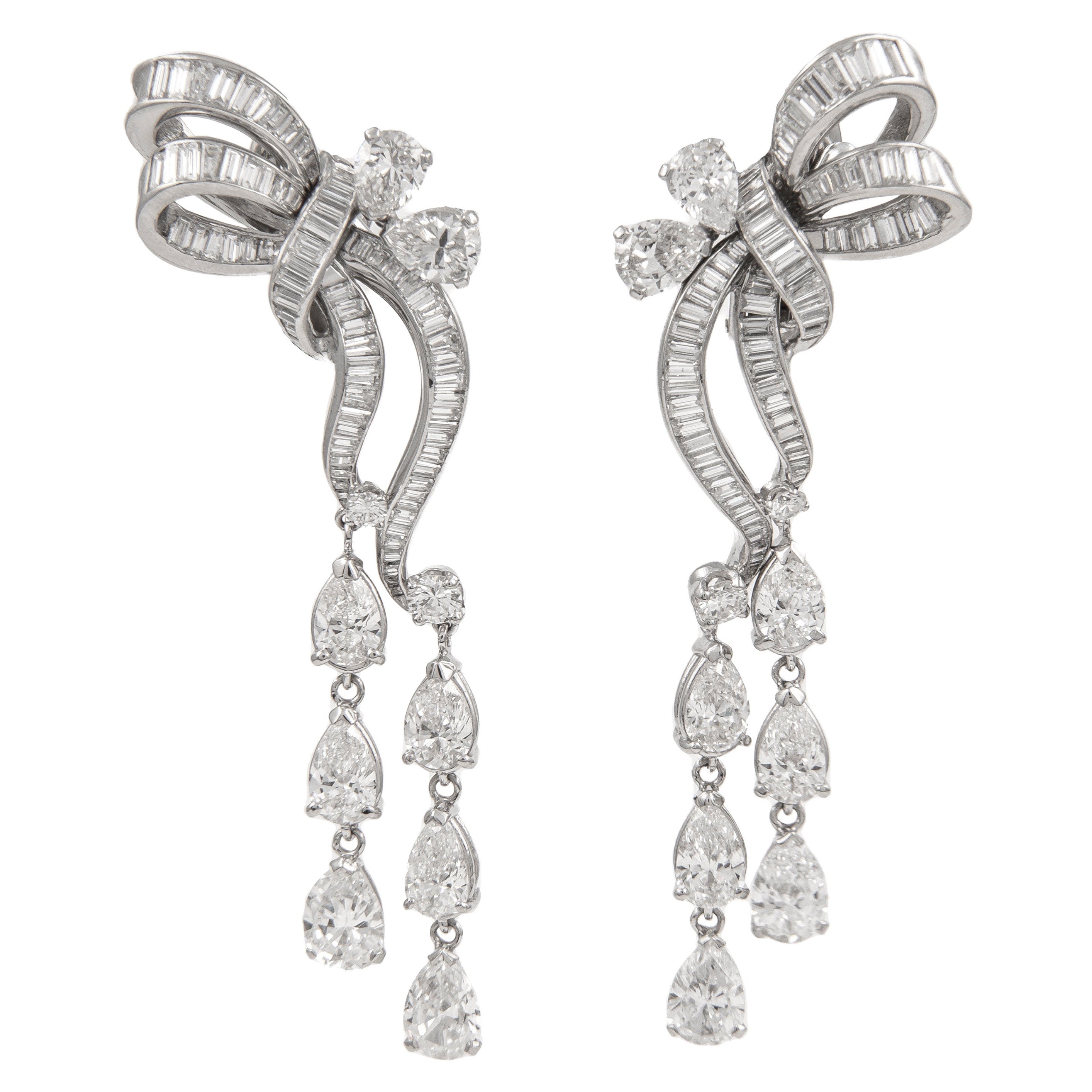 Boucles d'oreilles chandelier en diamant poire, rond et baguette de 11,95ct, platine