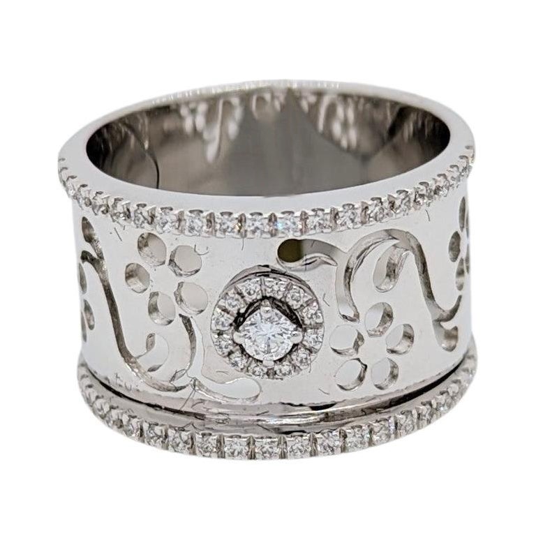 Estate Giorgio Visconti White Diamond Round Design Ring in 18K White Gold For Sale