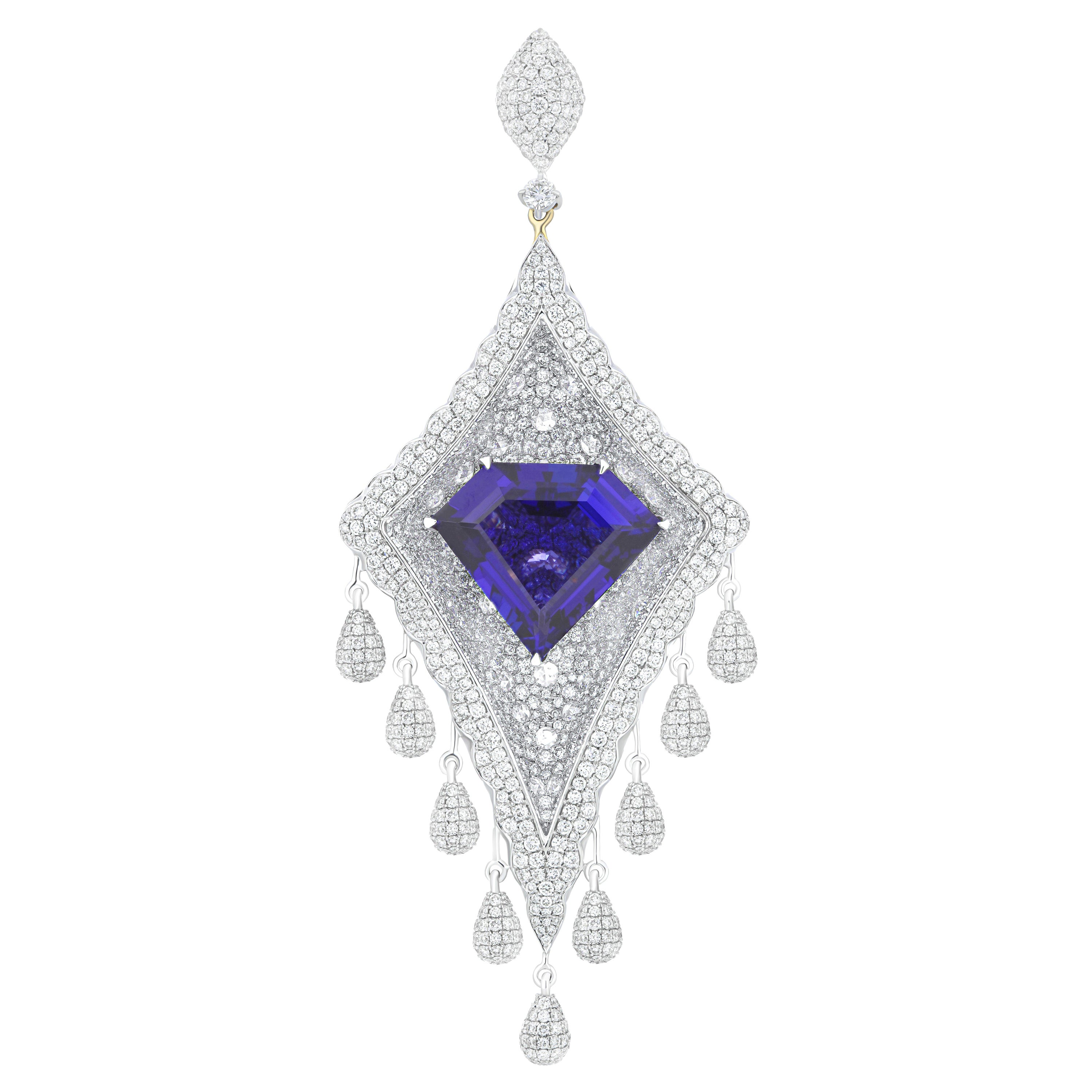 18K Gold Jewelry, Hand-Craft Jewelry, Tanzanite & Diamond Pendant for Party Wear For Sale