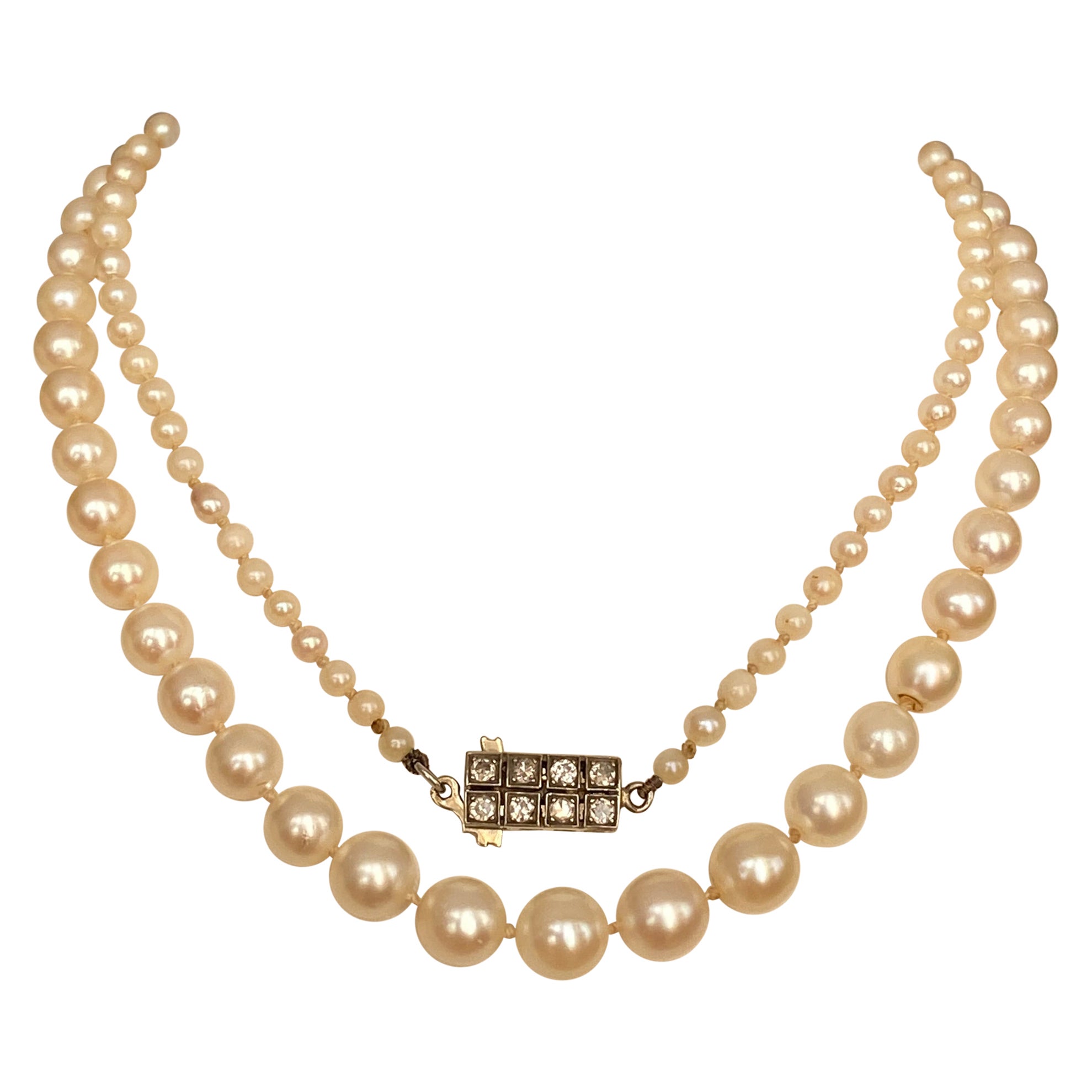Pearl Necklace Art Deco Circa 1940s Cultured Akoya Pearls Diamond/Gold Clasp  For Sale