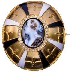 Antike viktorianische Goldbrosche aus Achat mit Kamee-Emaille und Diamant