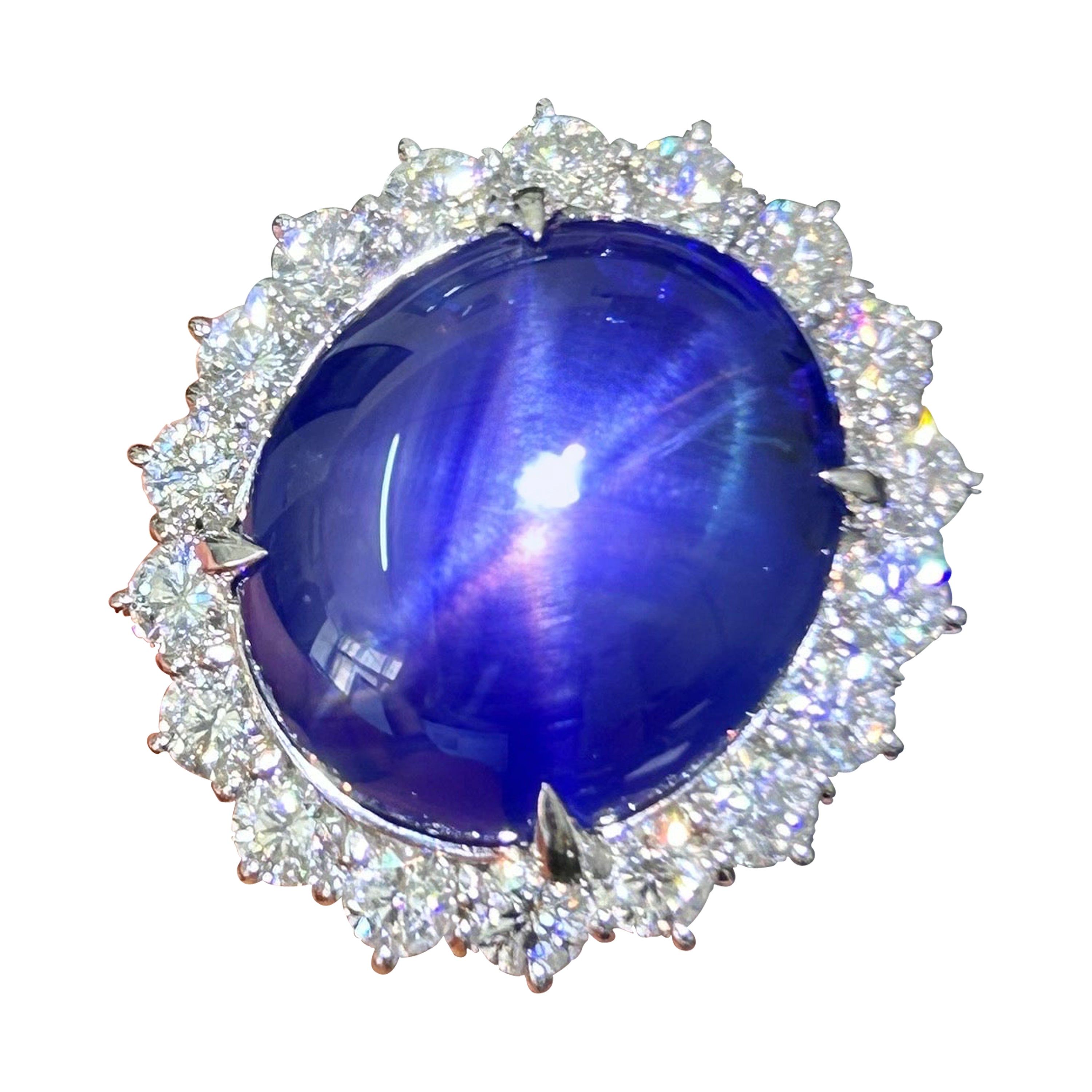 Bague en saphir bleu étoilé de 31,36 carats et diamants  en vente