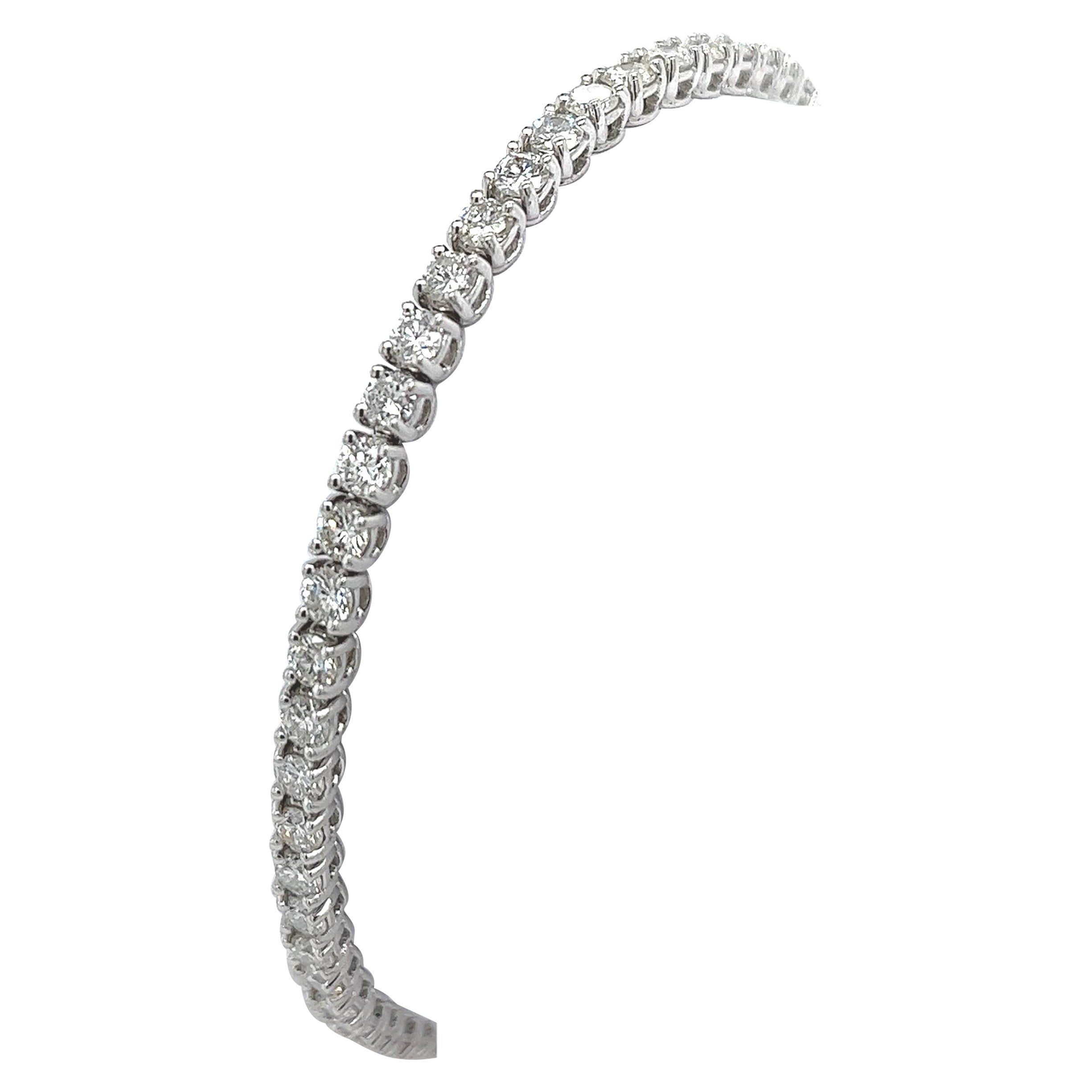 18ct White Gold Diamond Tennis Bracelet Set With 4.50ct H/VS Natural Diamonds For Sale