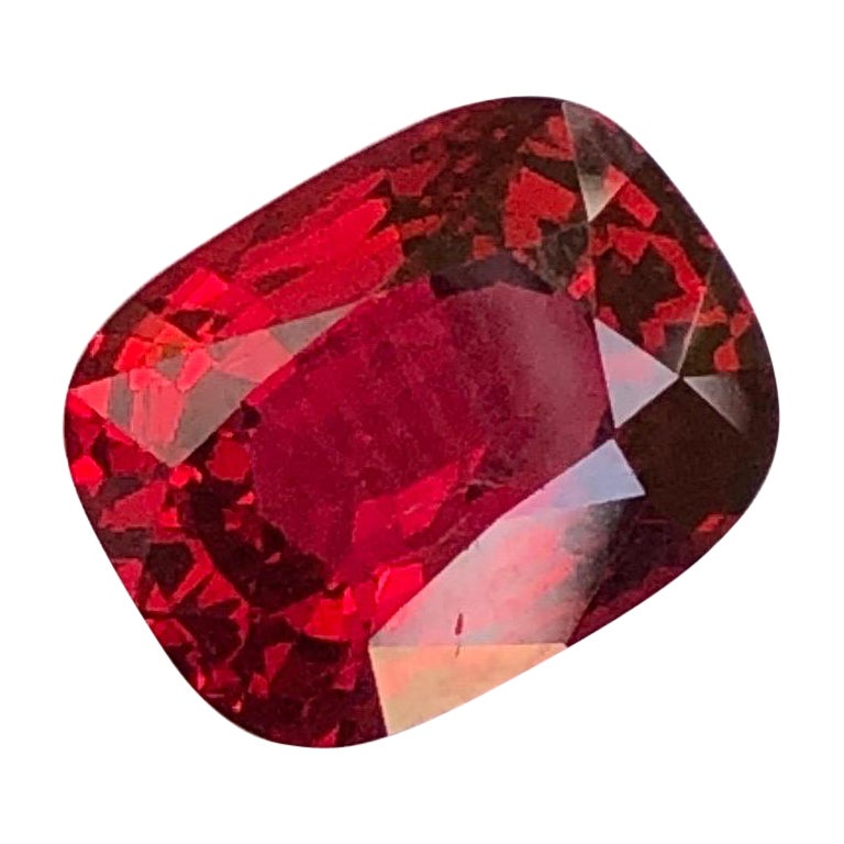 Spinel Red 3.61 ct  For Sale