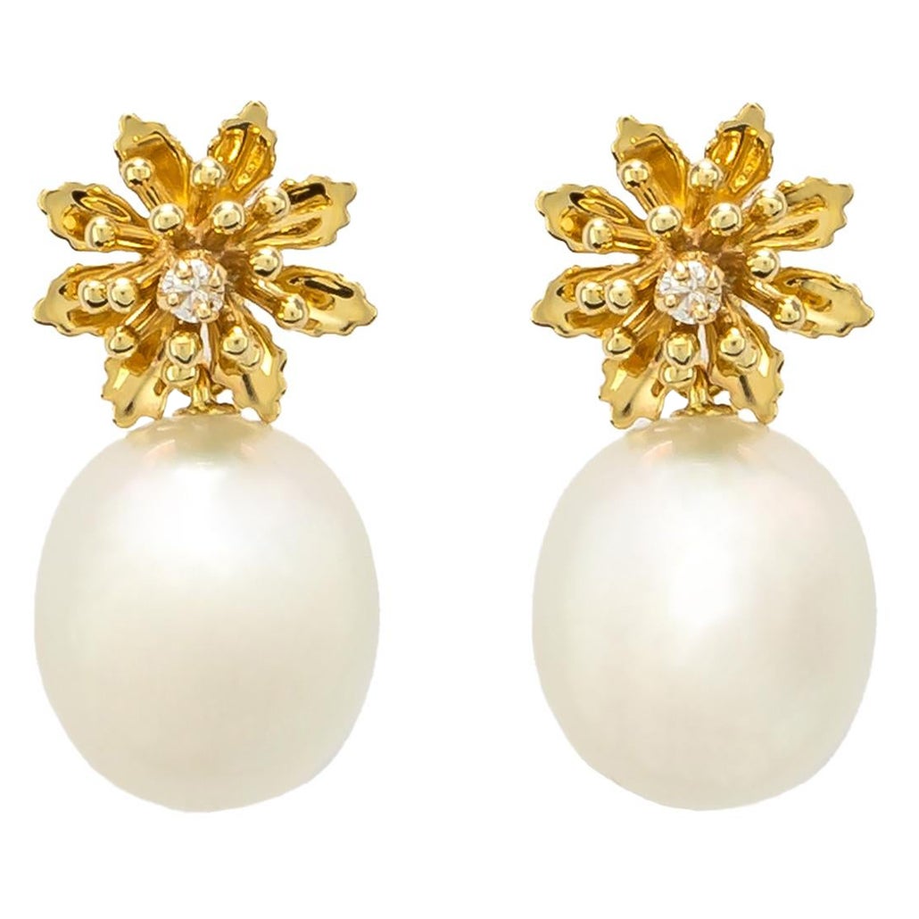 Tiffany and Co. Pearl and Diamond Earrings For Sale at 1stDibs