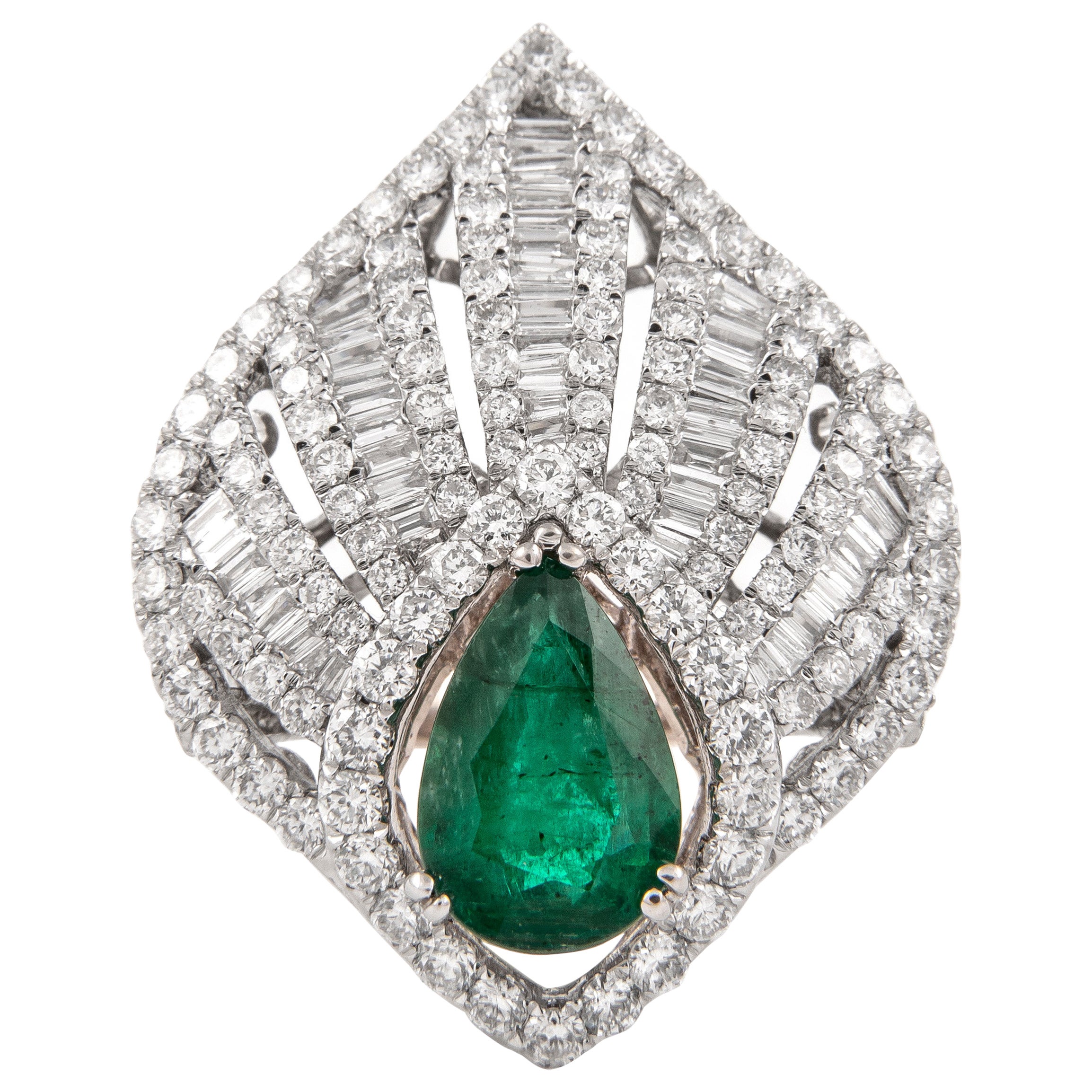 5.15ctt Emerald with Diamond Cocktail Ring 18 Karat White Gold For Sale