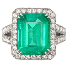 Vintage 6 Carats Colombian Emerald & Diamond Cocktail Ring Handcrafted in 18k White Gold