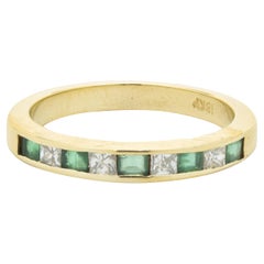 18 Karat Gelbgold Ring mit abwechselnden Diamanten und Smaragden