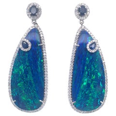 Boucles d'oreilles pendantes en opale naturelle, saphir et diamant