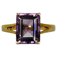9 Carat Yellow Gold Ring with Emerald-Cut Amethyst, Vintage