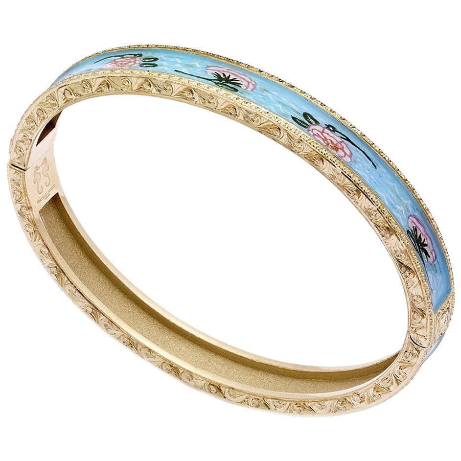 18kt yellow gold bangle, engraved painted in miniature and enamelled by hand For Sale