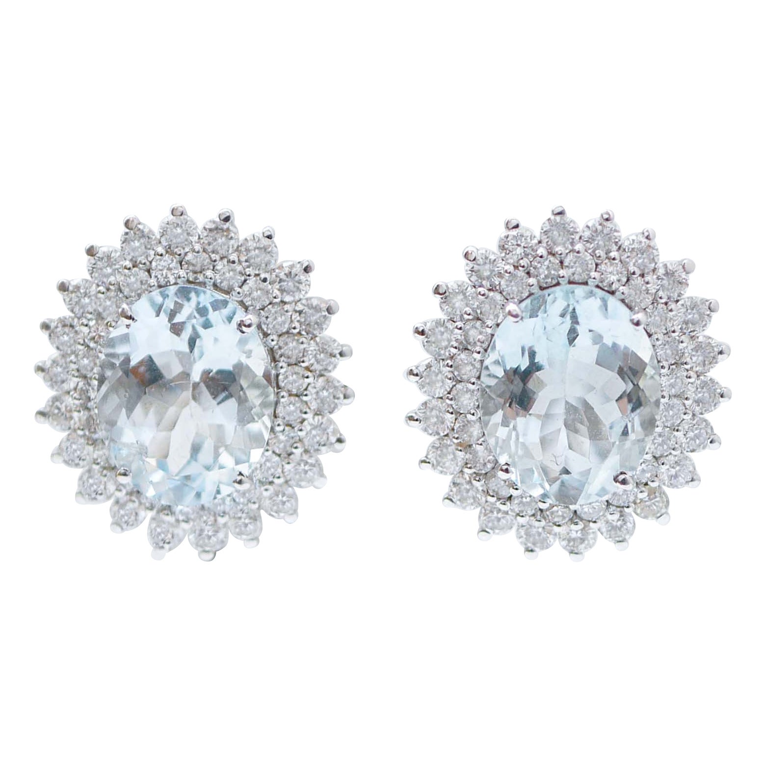 Aigue-marine, diamants, or blanc 18 carats Boucles d'oreilles.