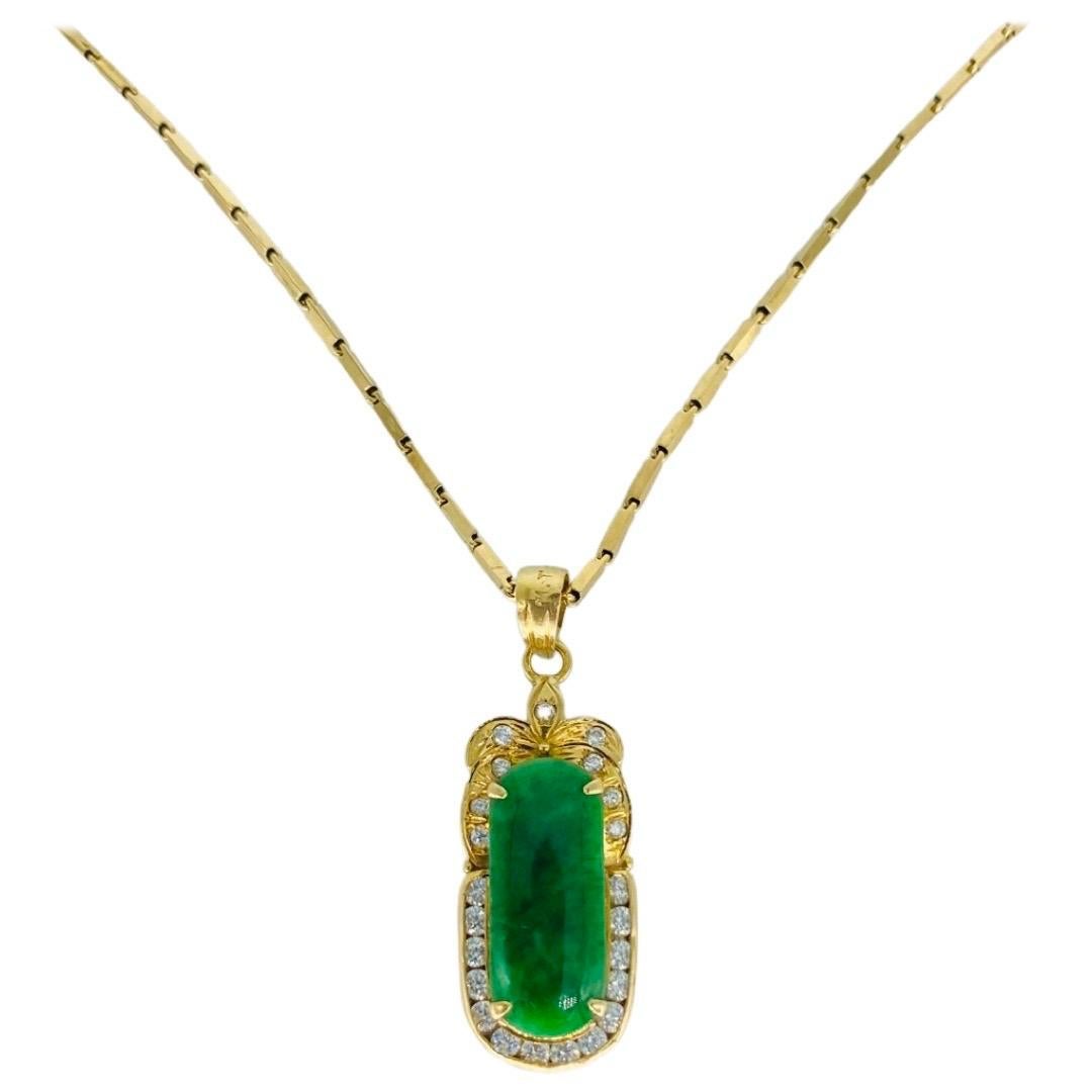 Vintage Jade and Diamonds Pendant Necklace 18k Gold For Sale