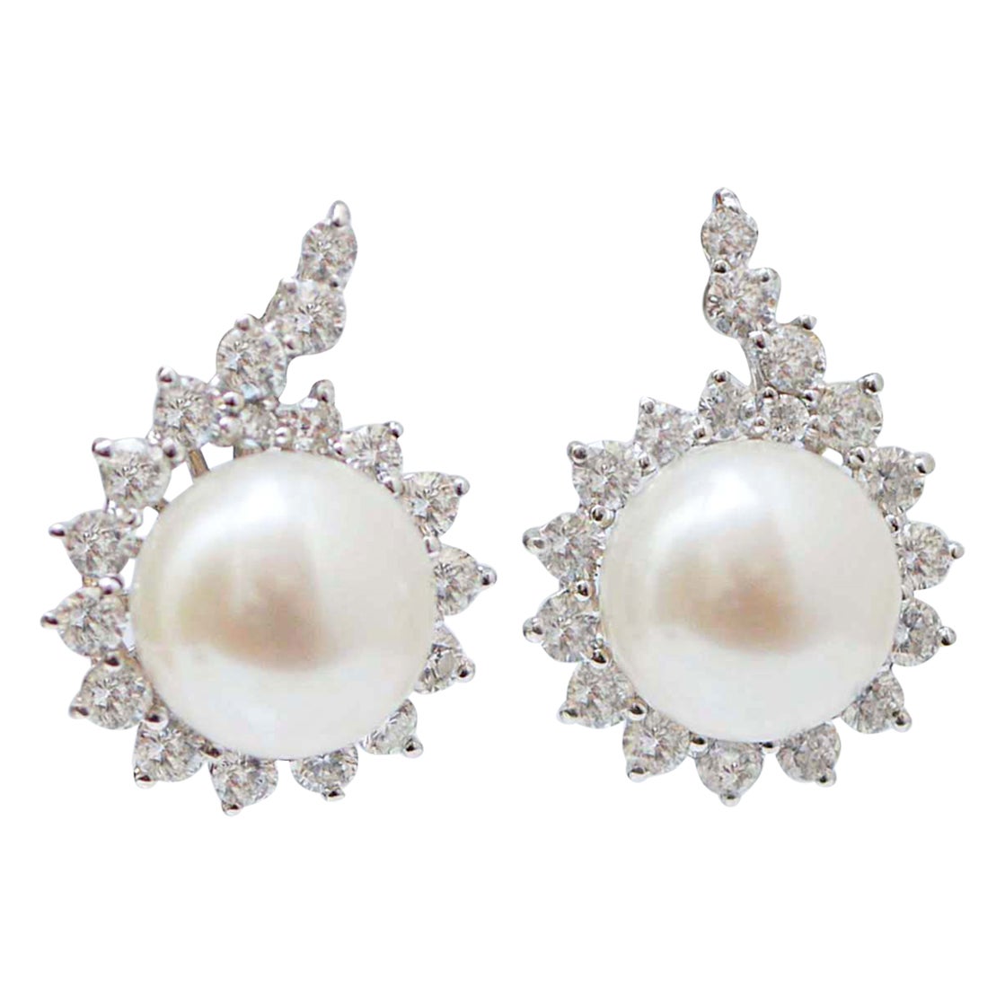 Pearls, Diamonds, 18 Karat White Gold Ring. For Sale