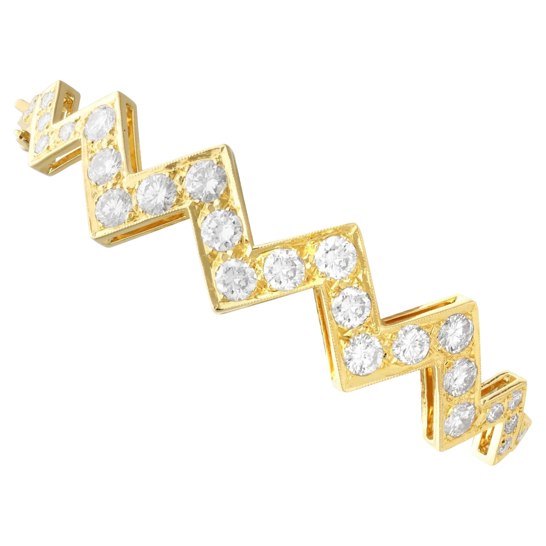 Vintage 6.77Ct Diamond and 18k Yellow Gold Bangle 1982 For Sale