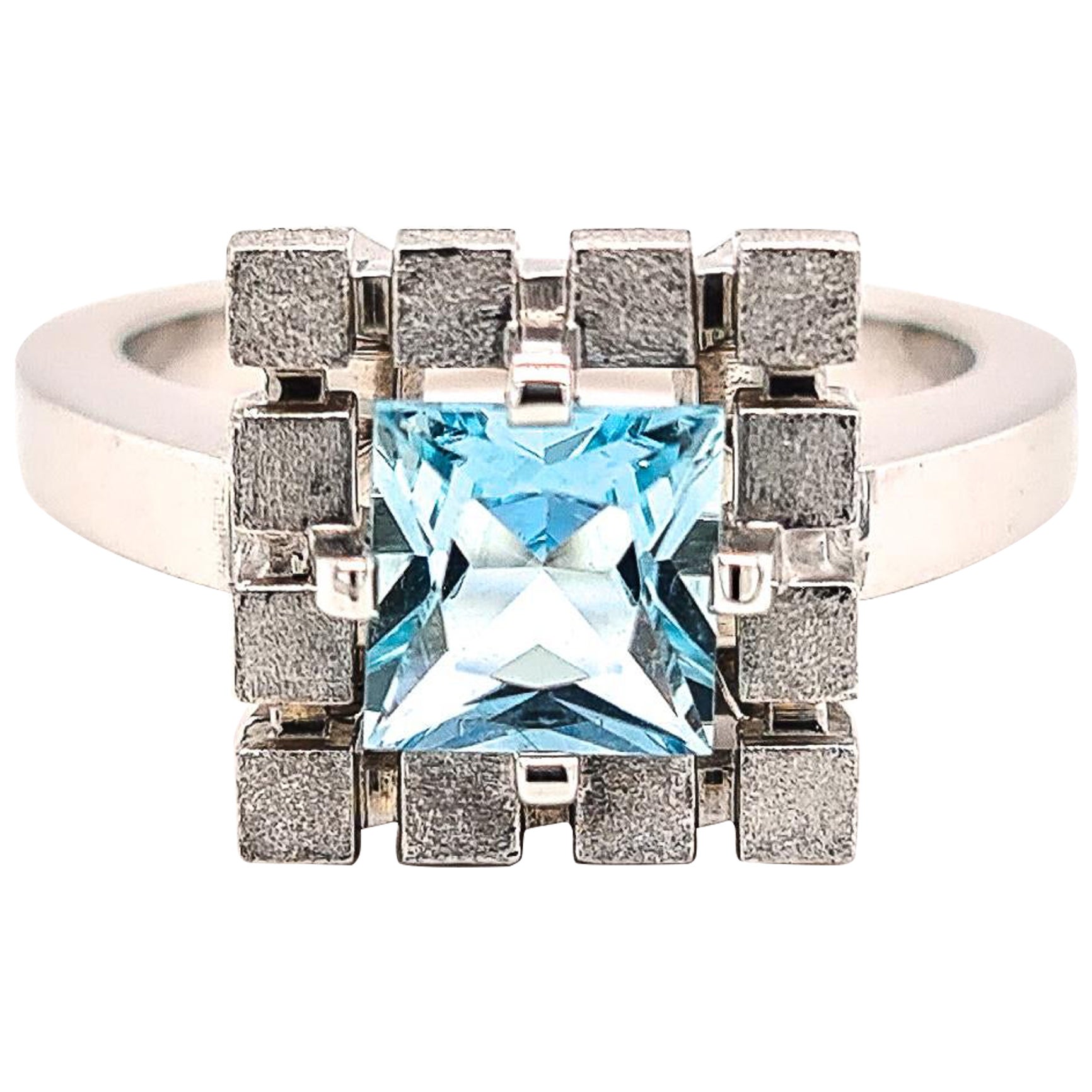 For Sale:  18ct White Gold and Aquamarine Ring "Cube"
