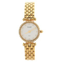 Van Cleef & Arpels Classique Quartz Watch Yellow Gold with Diamond Bezel