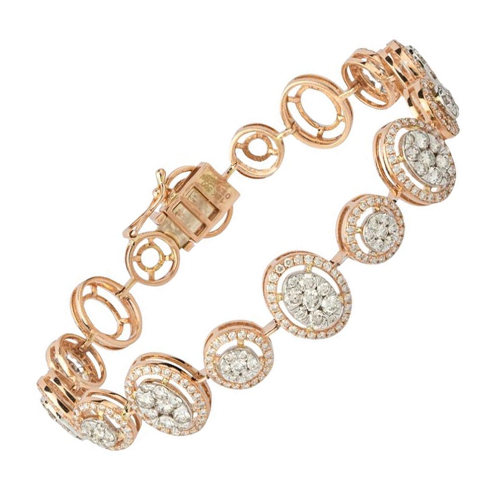 Natural diamond tennis bracelet in 18k gold For Sale