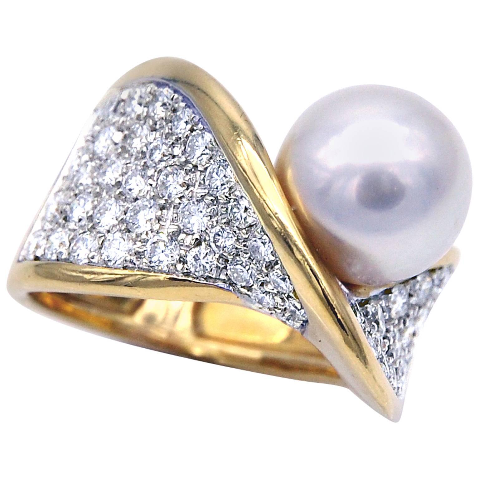Mikawa by Damiani, Pearl and Diamond Gold Ring For Sale