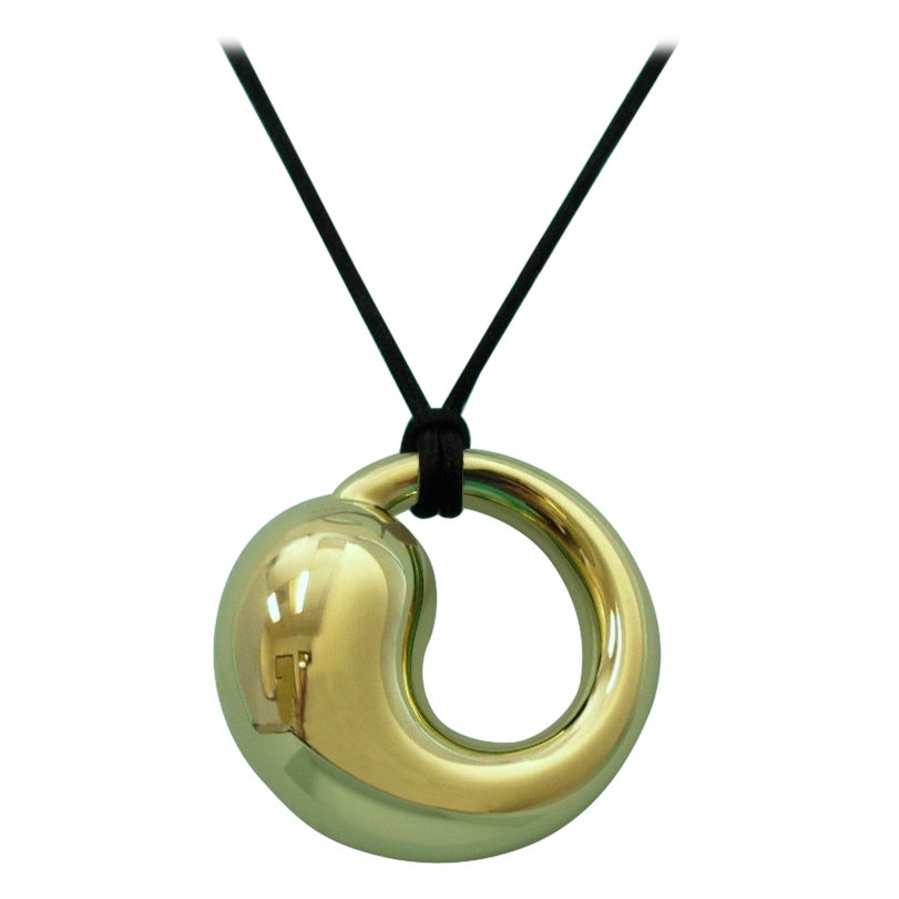 TIFFANY & Co. Elsa Peretti 18K Gold 35mm Eternal Circle Pendant Necklace XL