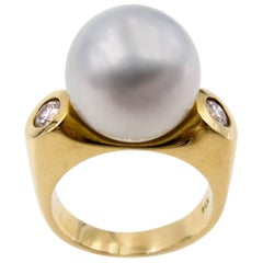 Vintage Simply Elegant Pearl Diamond Gold Ring