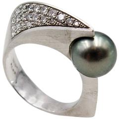 Streamlined William Richey Grey Pearl Diamond Platinum Ring 1