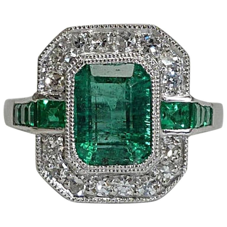 Elegant 1.84 carat Emerald Diamond Platinum Ring For Sale at 1stDibs