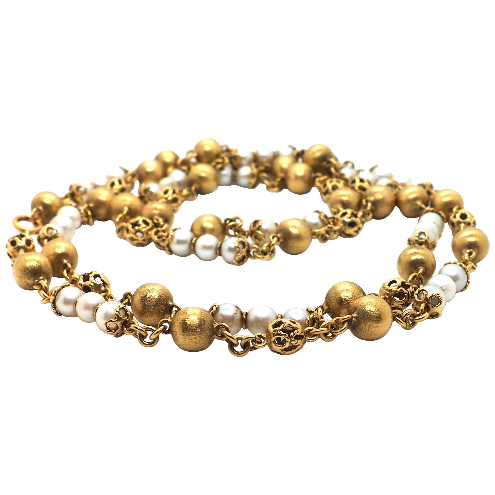 Elegant Beaded Necklace in 18K Yellow Gold, Adorned with 39 Handpicked Pearls For Sale