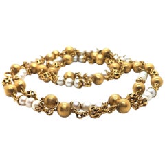 Collier élégant de perles en or jaune 18 carats, orné de 39 perles triées sur le volet