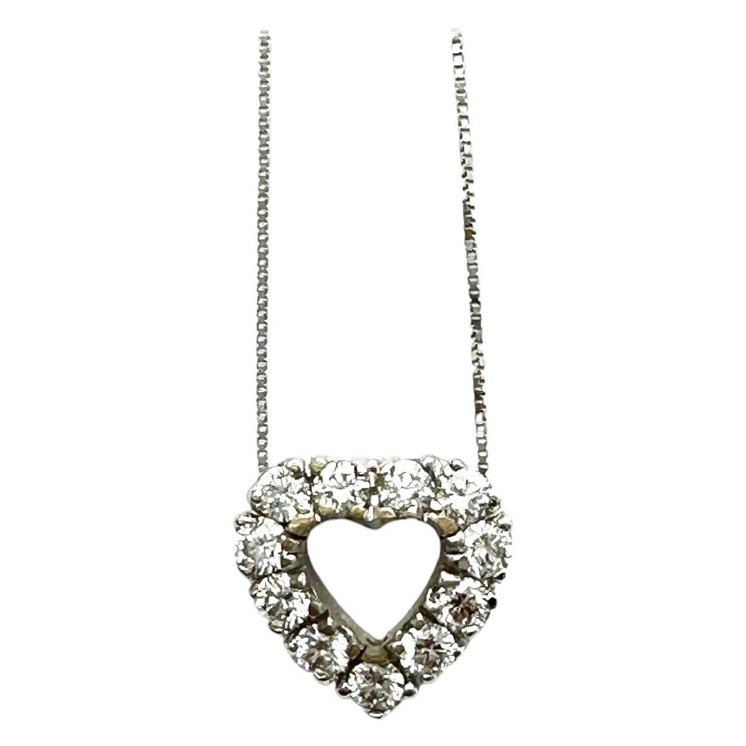 Pendentif et chaîne en forme de cœur en or blanc 18 carats avec diamants de 1,75 carat VS-F/G
