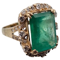 Exceptional Large 15 Carat Vivid Emerald & VS Diamond Ring