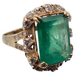 Vintage Exceptional Large 15 Carat Vivid Emerald & VS Diamond Ring