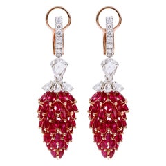 Boucles d'oreilles pendantes en or 18 carats 16,77 carats rubis sang de pigeon et diamants