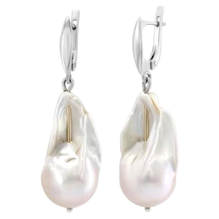 Timeless Pearls Yellow White 14k Gold Lever-Back Earrings for Her For Sale