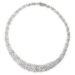 Collier en or blanc 18K avec diamants