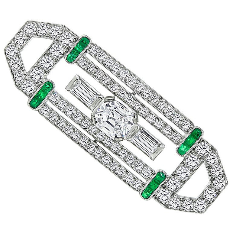 GIA Certified 0.98ct Center Diamond 2.00ct Side Diamond Emerald Pin For Sale