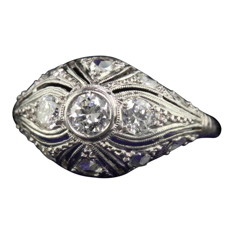 Anello di fidanzamento antico Art Deco in platino con diamante vecchio  europeo in filigrana in vendita su 1stDibs