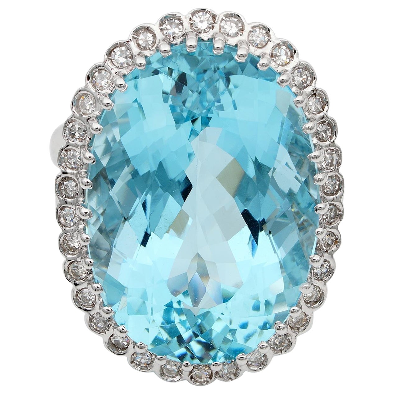 27.00 Ct Aquamarine Diamond 18 Kt ring